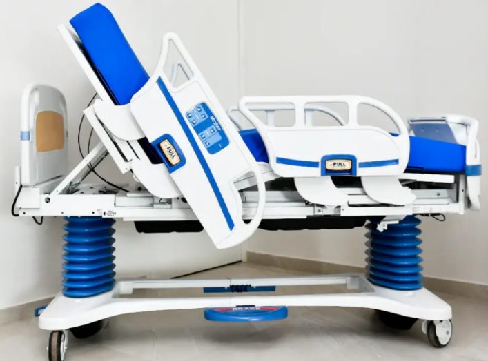Comparación entre cama hospitalaria Stryker y Hill-Rom